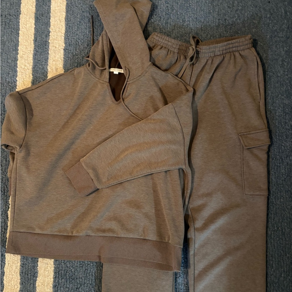 Berkshire Brown Jogger Pants & Hoodie Set